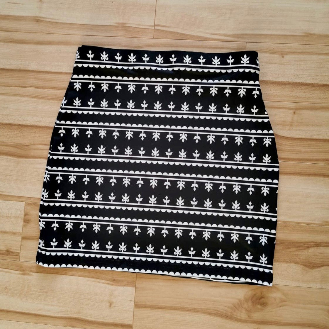 AKPALIAPIK KAMIIK PATTERN SKIRT