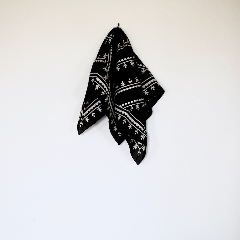 AKPALIAPIK KAMIIK SCARF (BLACK)