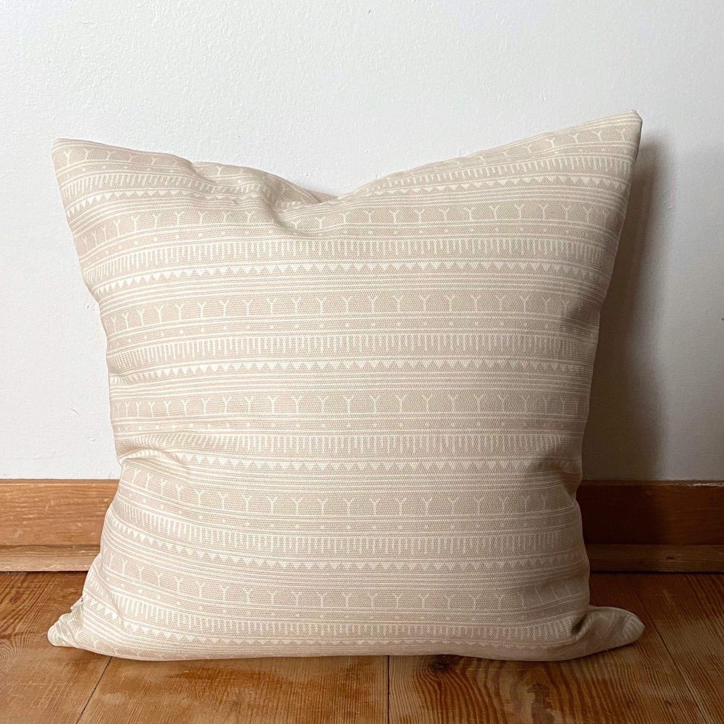 ULU-KAKINNIIT CUSHION COVER (NATURAL)